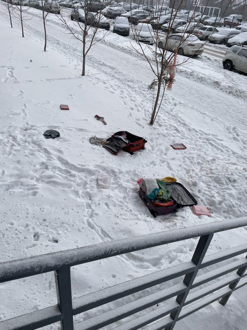 Кругом женские трусы»: в самарском «Волгаре» сняли на видео последствия  скандала любовной парочки – Новости Самары и Самарской области – ГТРК Самара