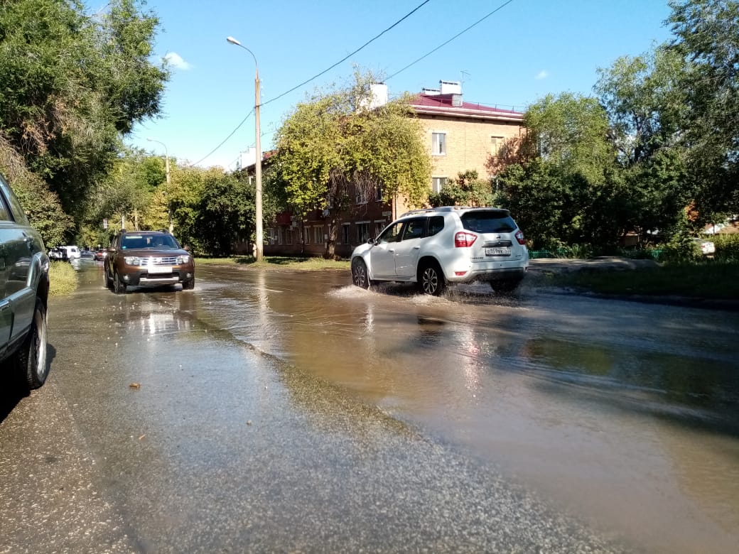 Несколько улиц затопило в Самаре из-за серьезного коммунального ЧП –  Новости Самары и Самарской области – ГТРК Самара