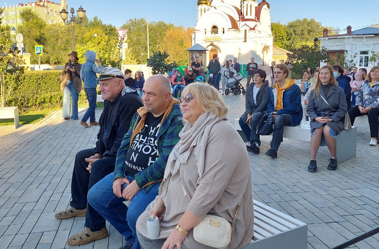 Фото жен самара. День города в Самаре. День города уличное шоу. Фестиваль комитет жизнь города 2021.