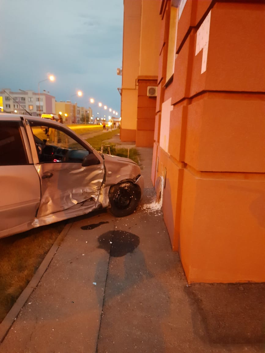 В Самаре в аварии в Южном городе пострадала семья | 22.05.2021 | Самара -  БезФормата