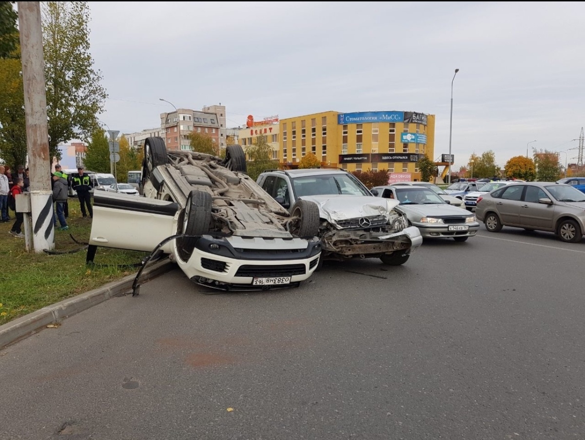 В Тольятти столкнулись иномарки премиум-класса – Новости Самары и Самарской  области – ГТРК Самара