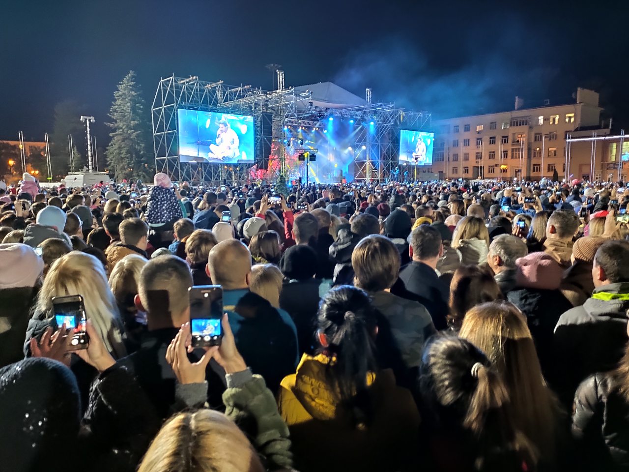 Бесплатные концерты. Концерт на площади Куйбышева. Концерт Билана в Самаре 29 сентября. Концерт на площади Куйбышева сегодня в Самаре. Билан на площади Куйбышева.