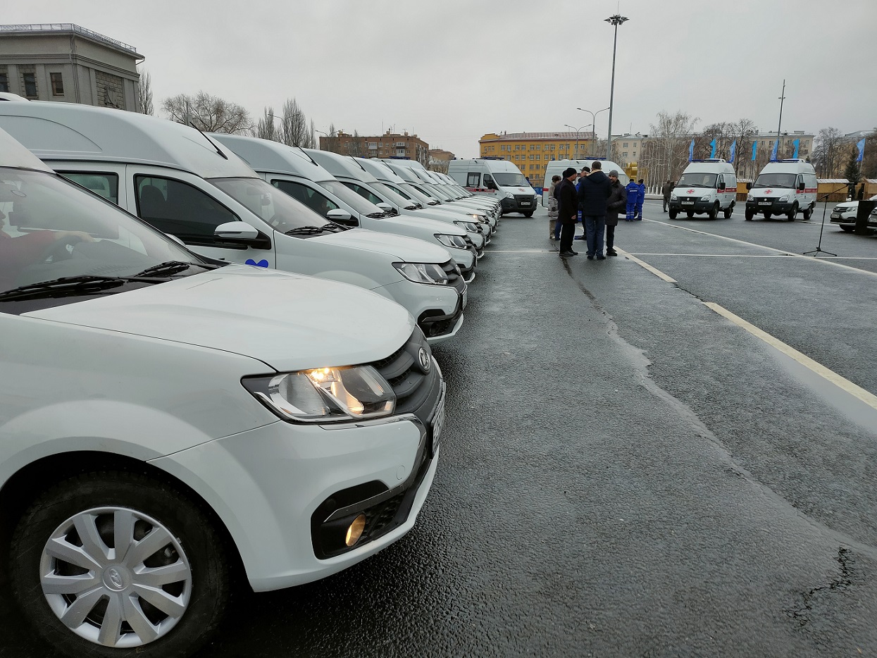 В центре Самары заметили колонну автомобилей скорой помощи – Новости Самары  и Самарской области – ГТРК Самара